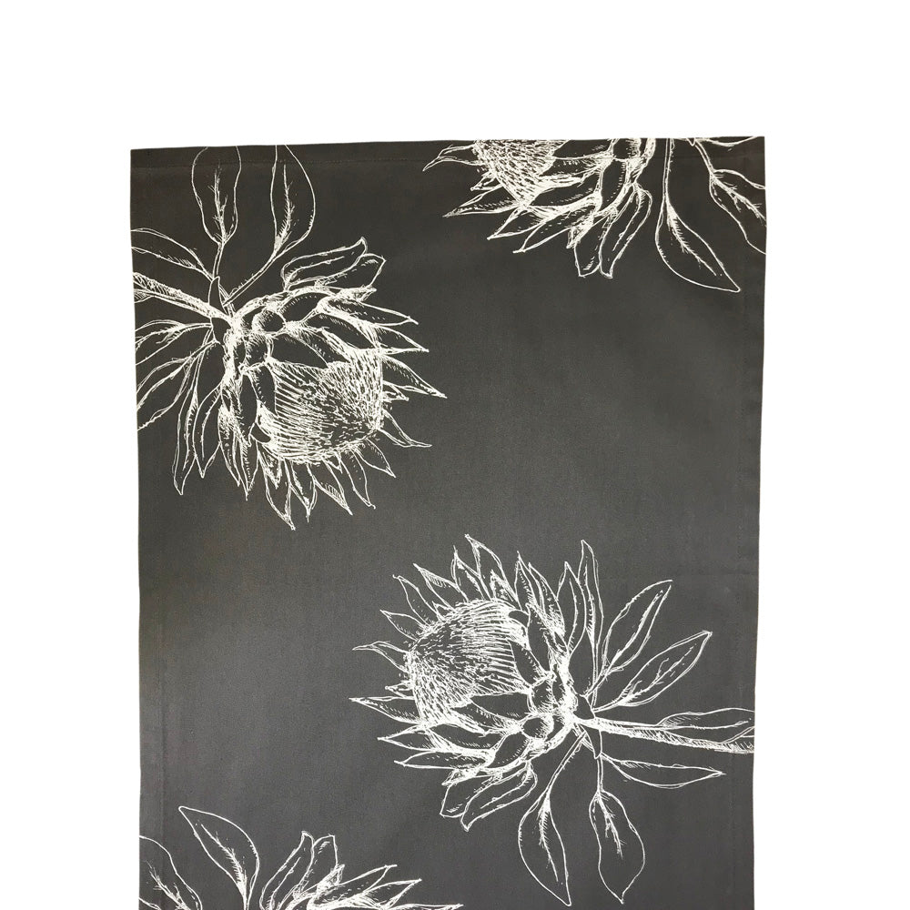 Leafy King Protea Table Runner - Keniken