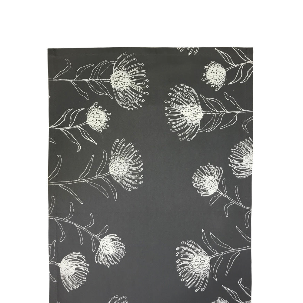 Pincushion Table Runner - Keniken