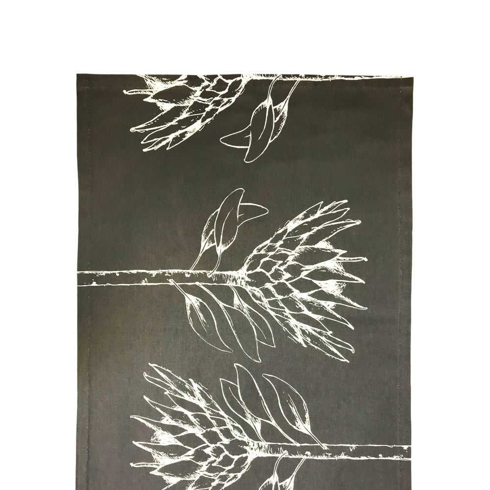 King Protea Table Runner - Keniken
