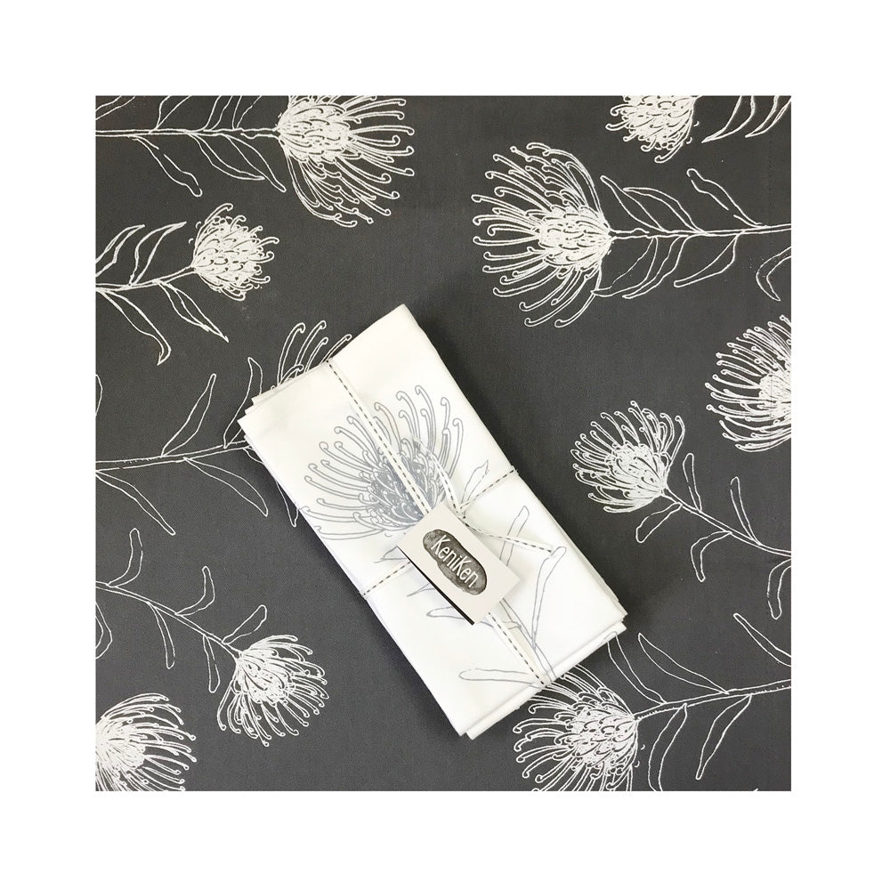 Pincushion Table Runner - Keniken